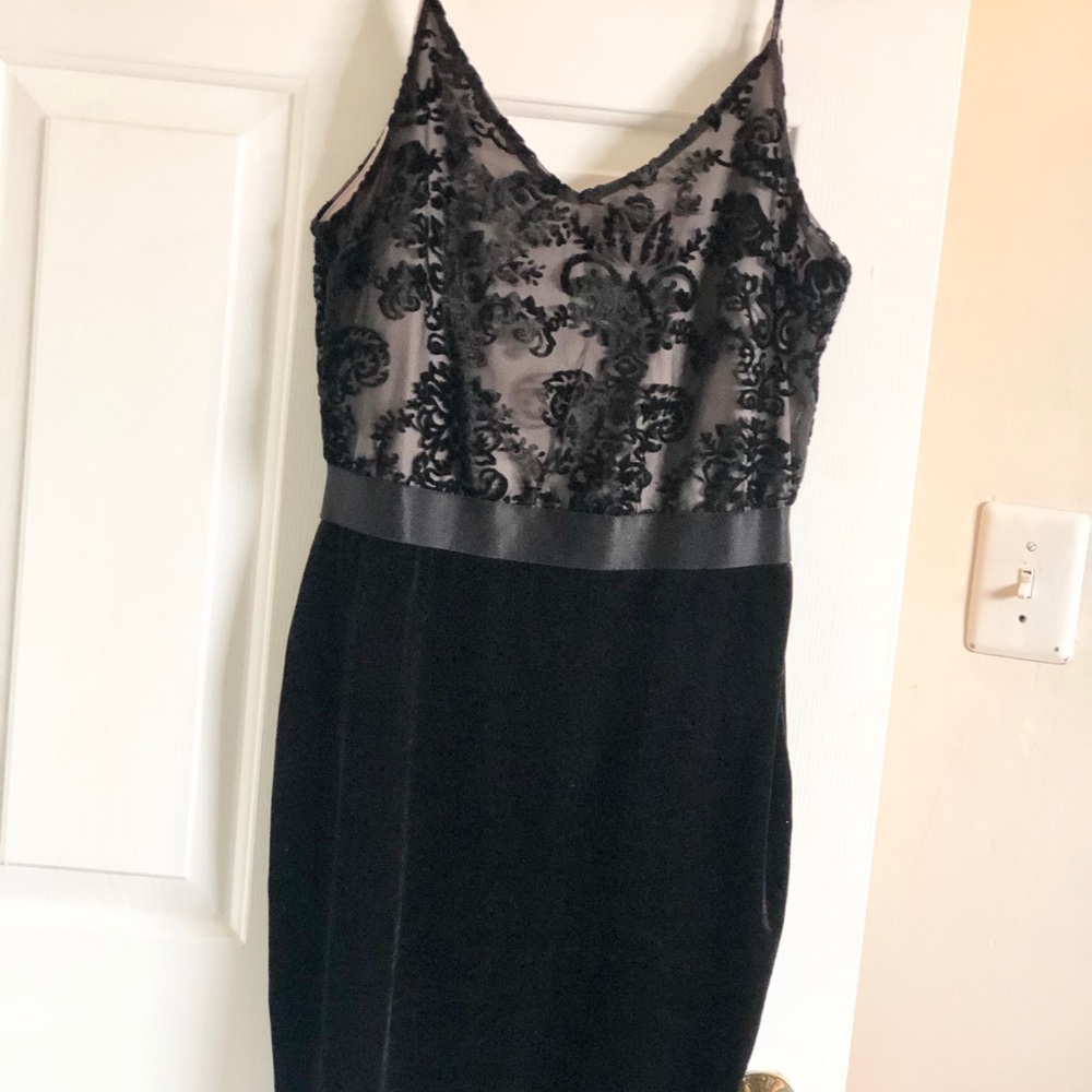 Elegant, flattering, little black dress